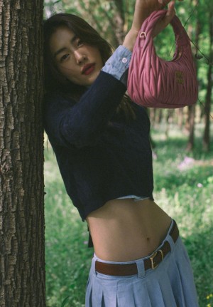 刘雯露腰装性感时尚写真图片