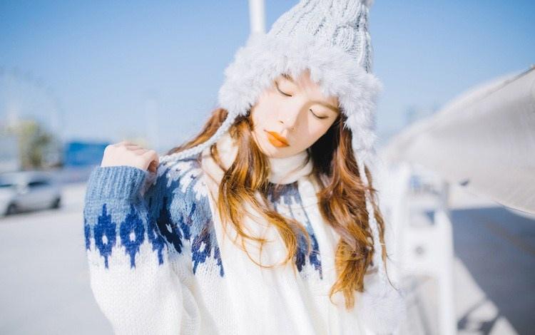 白雪皑皑雪景美女美丽动人户外照