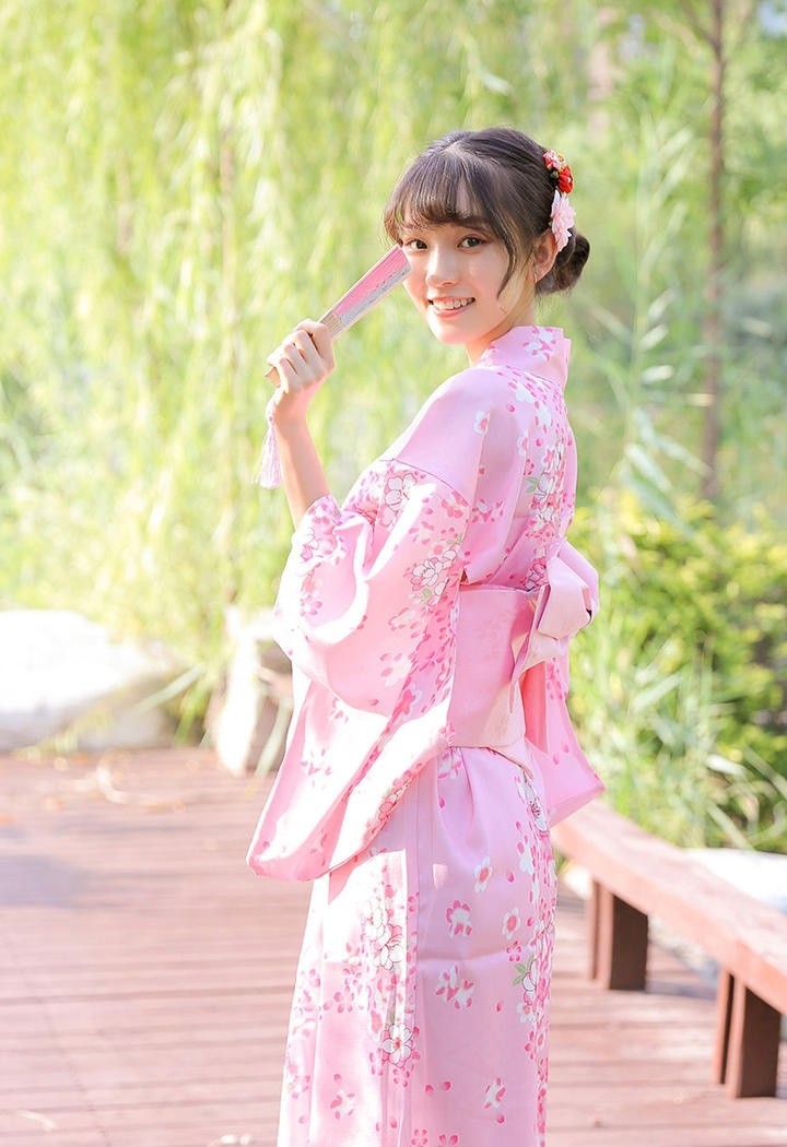 甜美可爱和服的日本女生写真