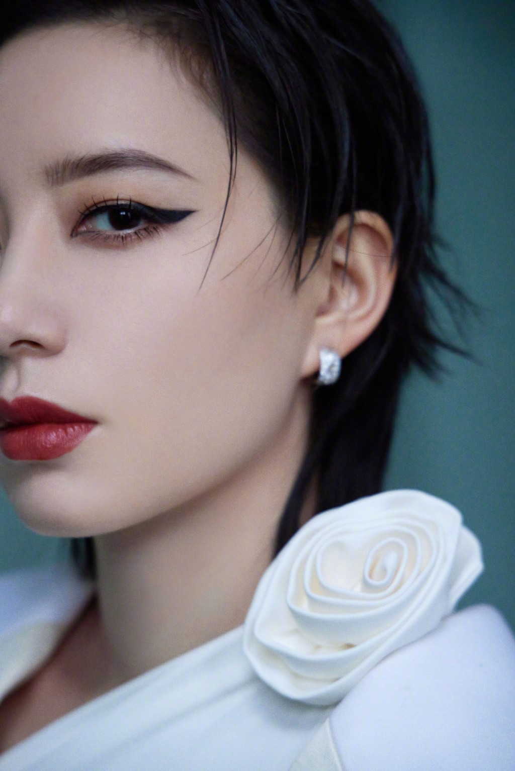 李斯丹妮白色玫瑰套装潮流个性写真