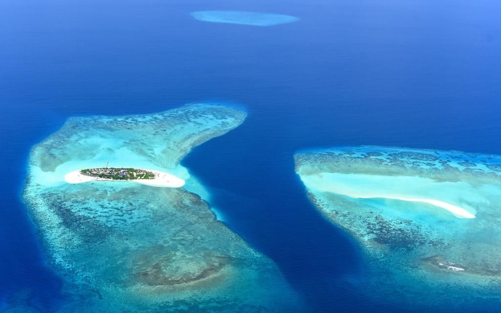 航拍马尔代夫珊瑚岛唯美风景图片