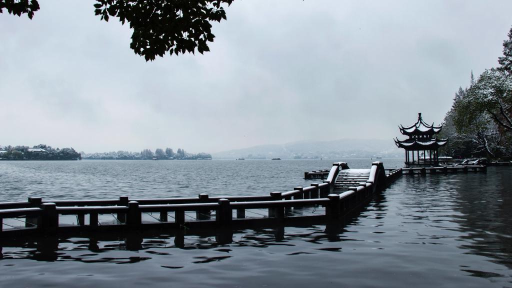 杭州西湖雪天美景唯美动人桌面壁纸