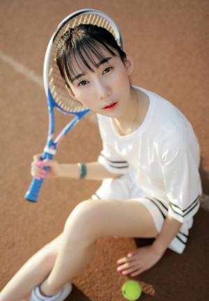 爱上网球的秀丽女生写真