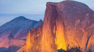 优胜美地国家公园橙色山峰风景图片