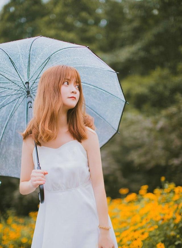 潮湿天气撑伞清纯可爱女孩唯美甜蜜时尚写真