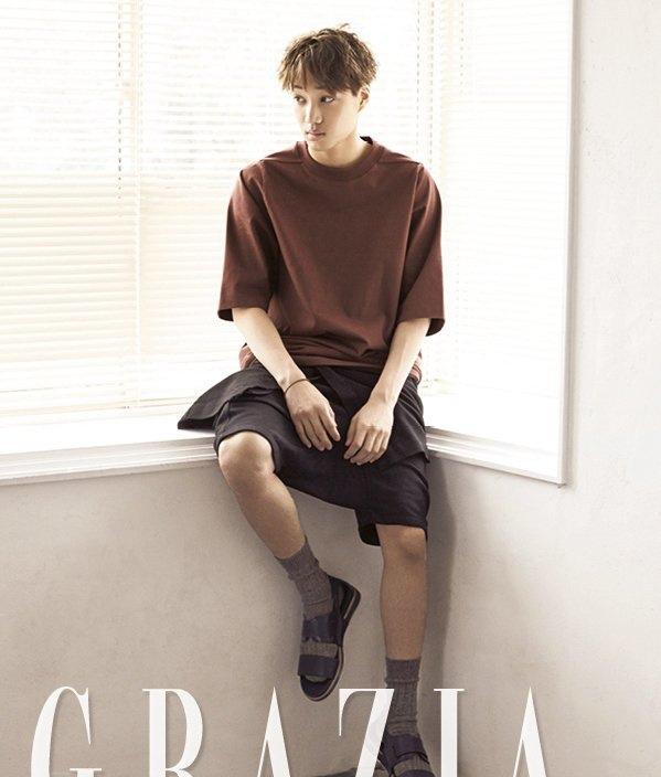 EXO成员KAI登男性时装杂志封面