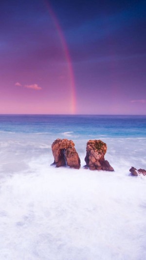海边出现一道迷人的彩虹