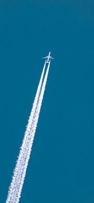 天空飞翔的飞机唯美风景手机壁纸