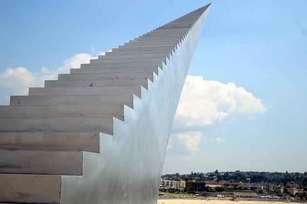 “天梯”——艺术家的雕塑作品