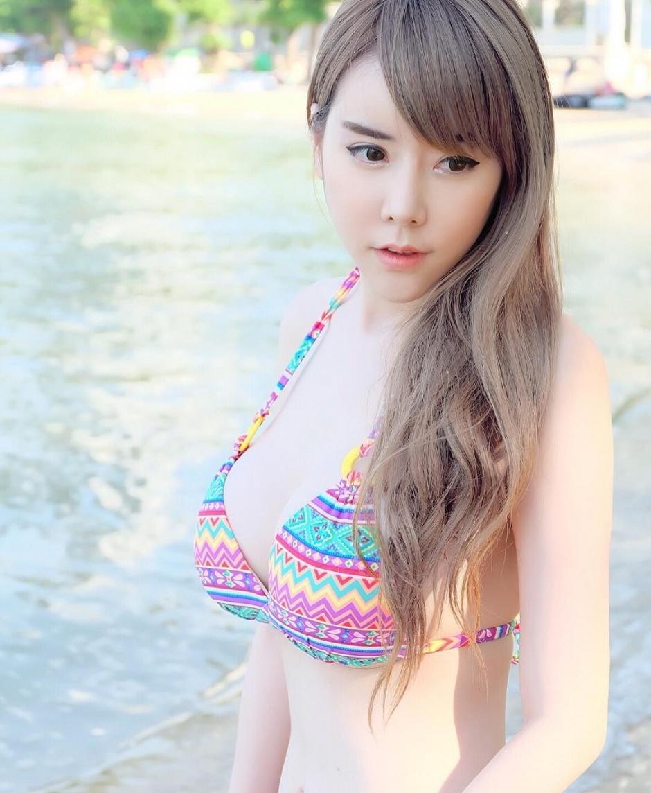 泰国美女Parlovetati Kasetsart性感时尚比基尼图片