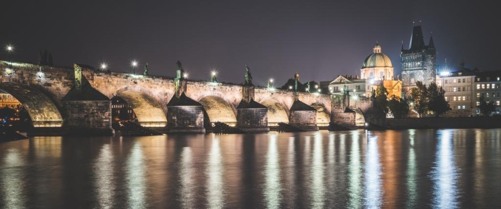 查尔斯桥绚丽夜景壁纸