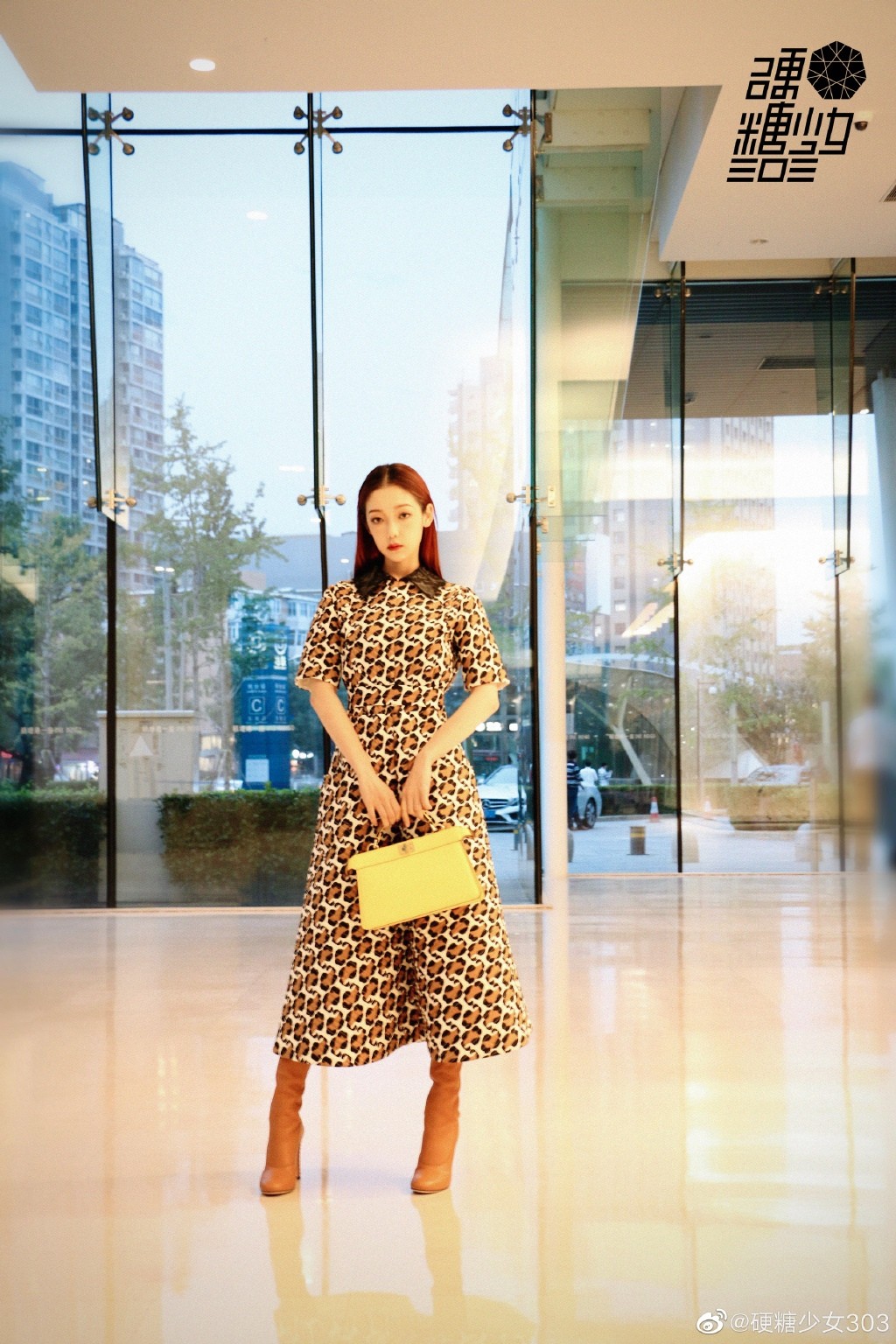 希林娜依·高印花长裙时尚活动图片