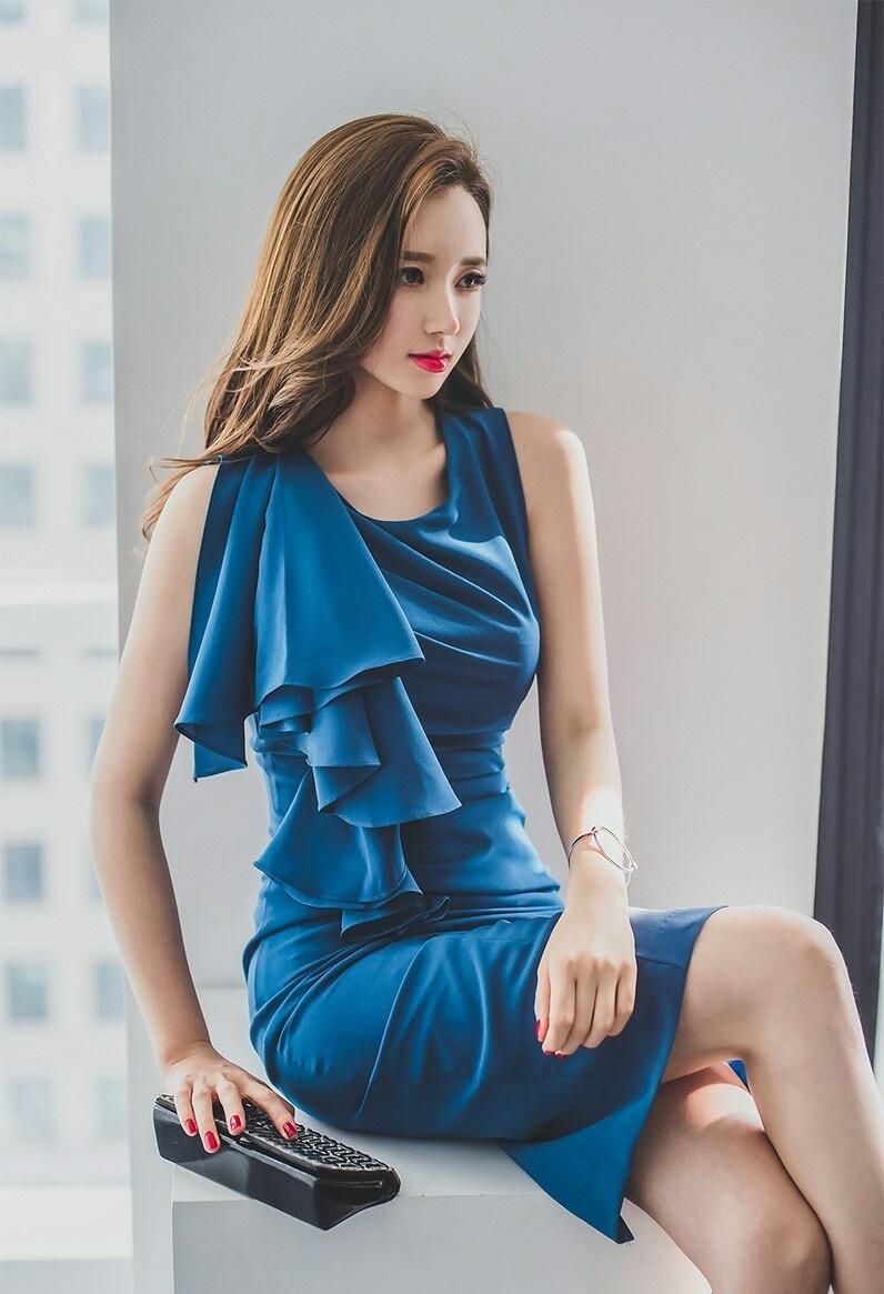 气质妩媚美女时尚性感蓝色连衣裙魅力迷人写真
