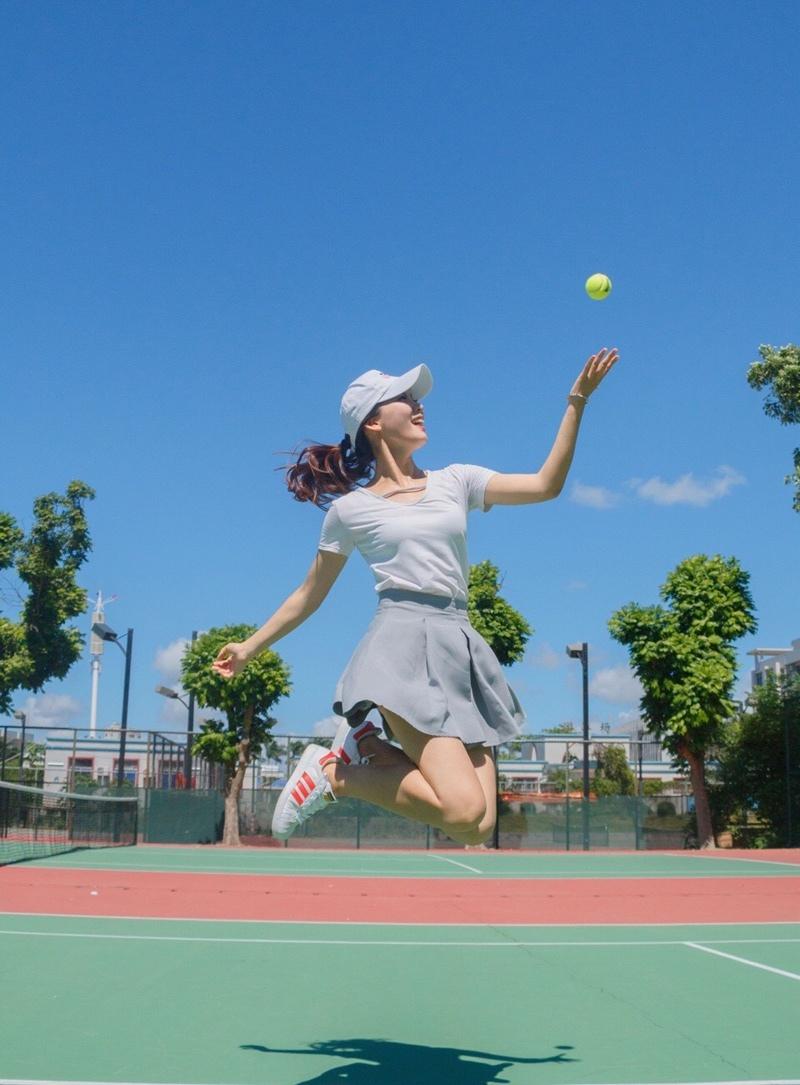 活力网球少女清新时尚写真