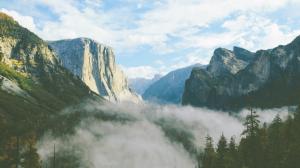 优胜美地yosemite国家公园的雾风景壁纸
