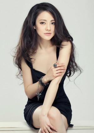 青年演员樊蕊时尚性感写真图片