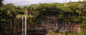 毛里求斯丛林瀑布风景壁纸