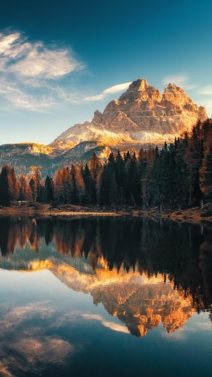 阿尔卑斯山下湖泊手机壁纸