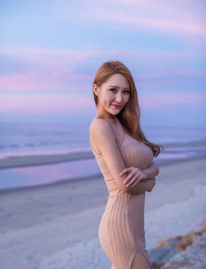美女模特妤薇Vivian沙滩性感旅拍图片