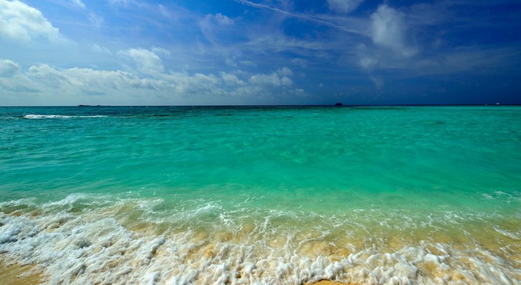 西沙全富岛海边清新沙滩图片