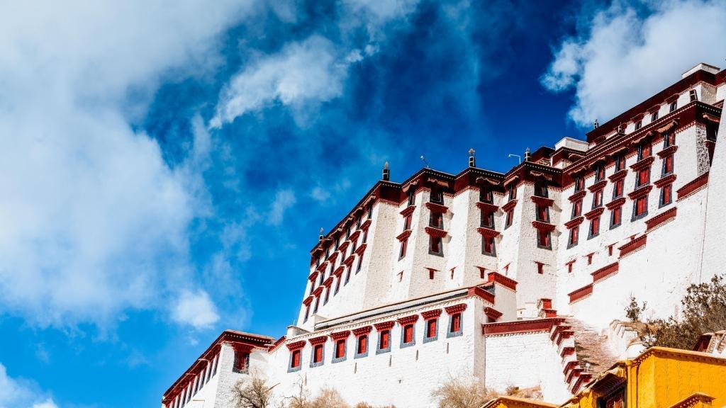 西藏布达拉宫雄伟壮观