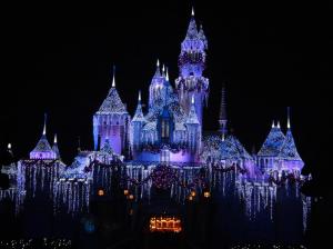 加利福尼亚州的迪士尼乐园夜景壁纸
