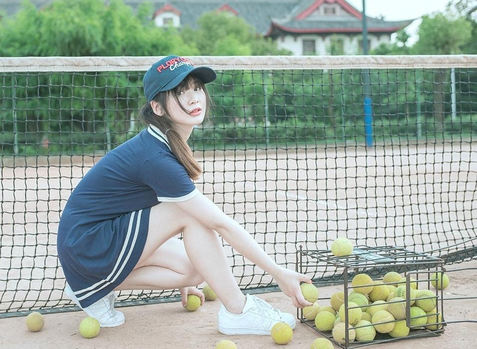 靓丽少女活力网球时尚写真青春可人