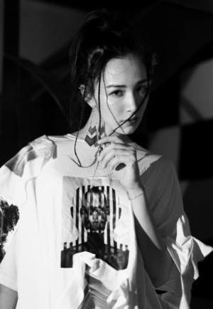 菊麟黑白时尚个性写真图片