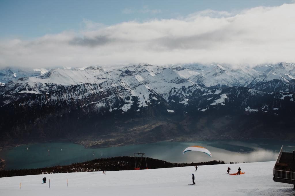 瑞士尼德峰niederhorn滑雪