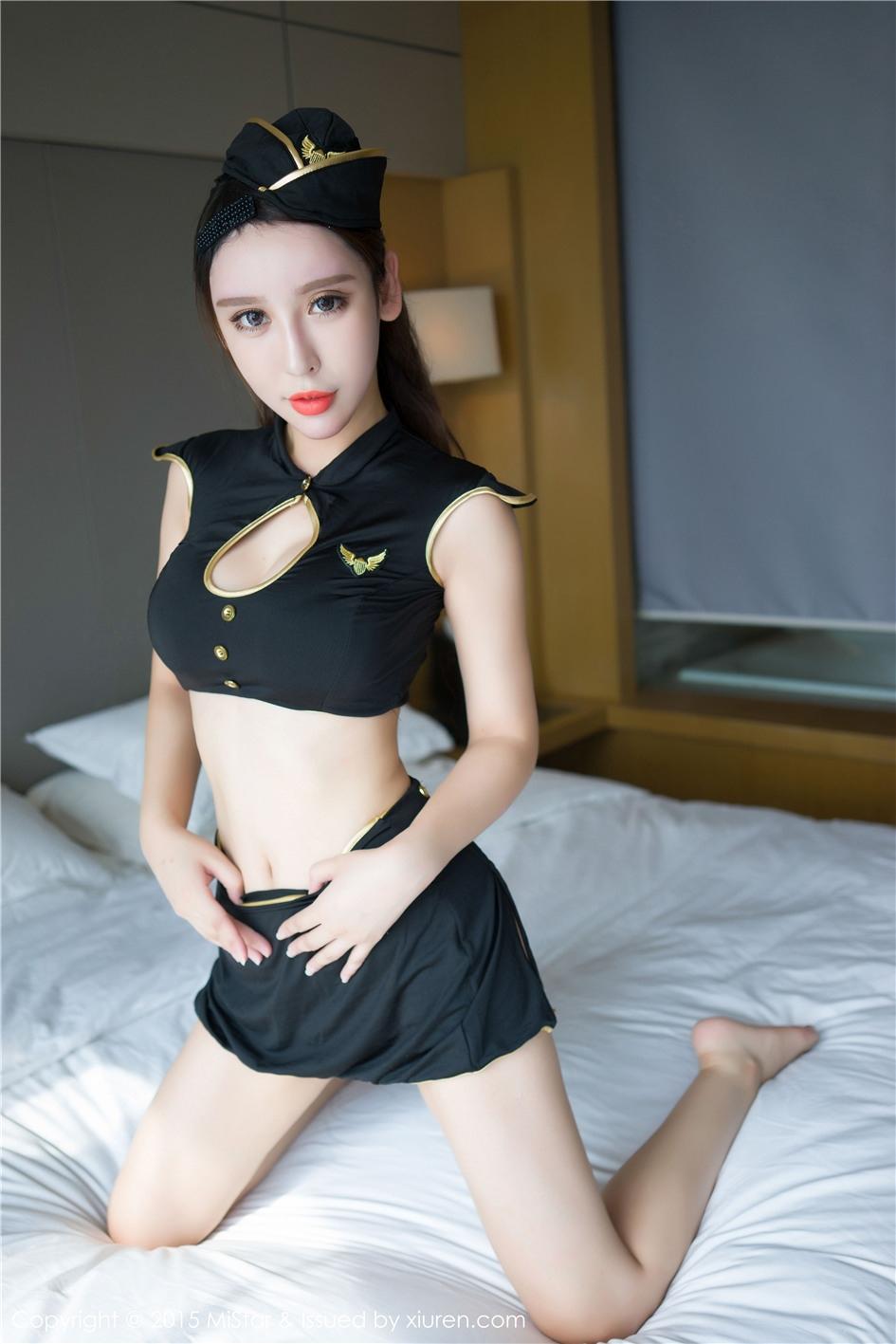制服长腿美女模特杨诺依超美私房写真