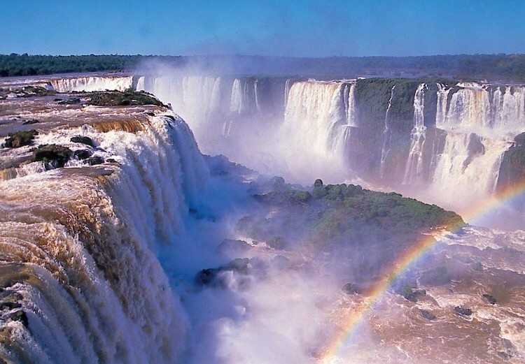 南美洲最大的瀑布伊瓜苏瀑布