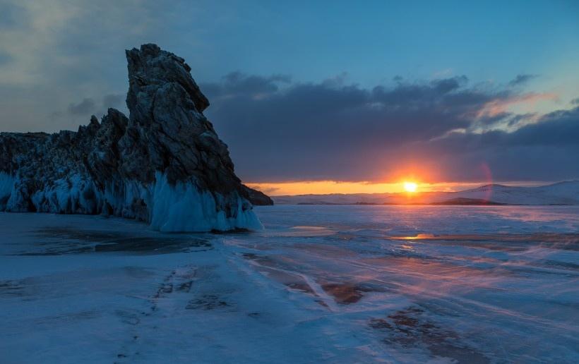 俄罗斯贝加尔湖的心脏奥利洪岛自然风光美图