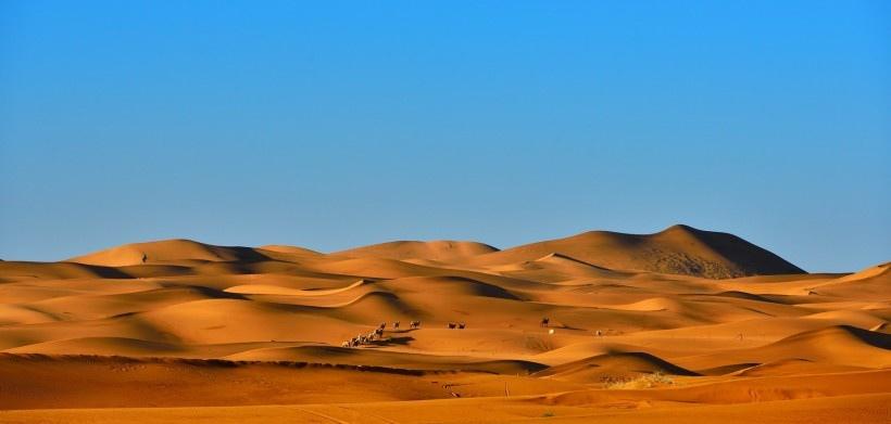 内蒙古腾格里沙漠风景写真图片