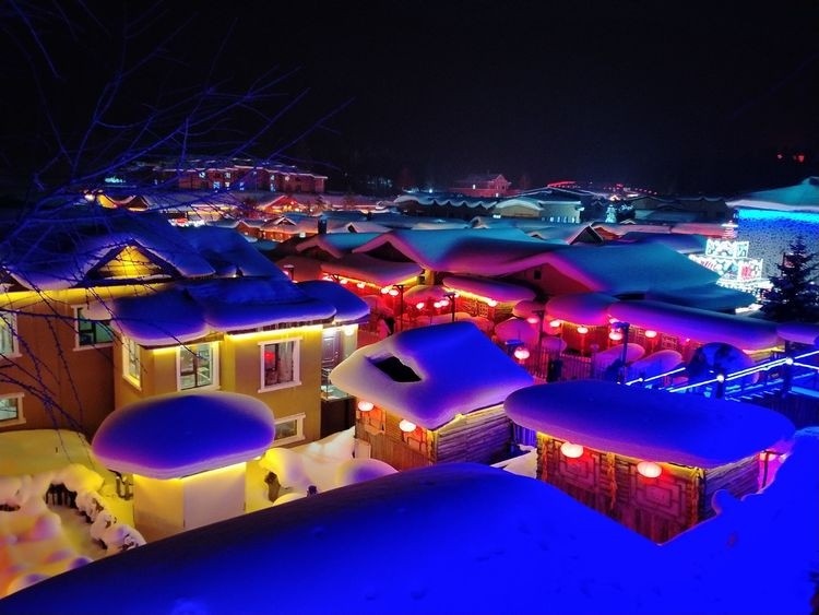 哈尔滨中国雪乡夜景照片
