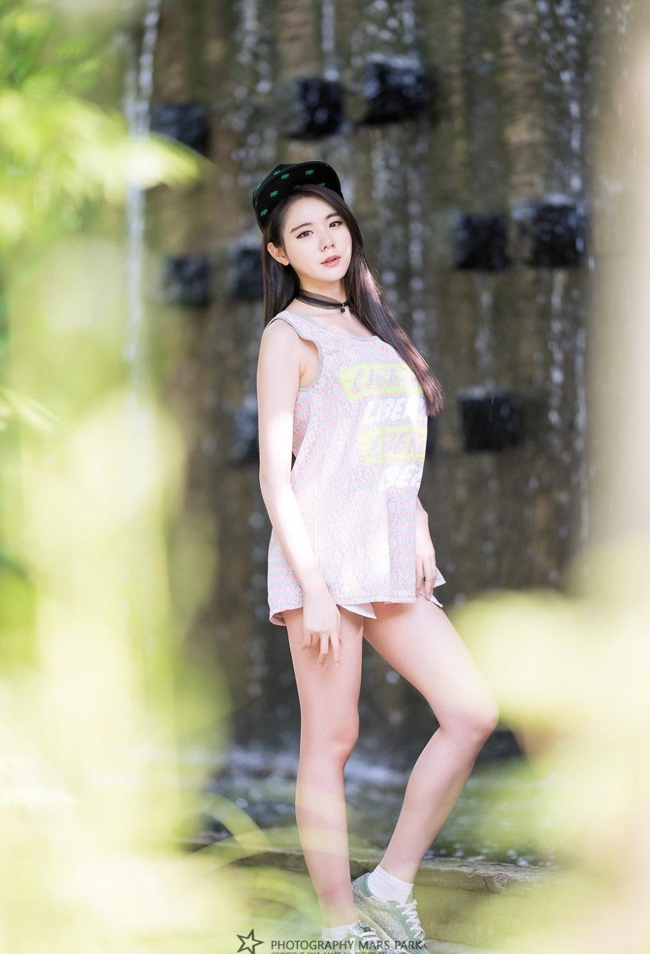 韩国美女闵侑琳短裙唯美时尚写真气质迷人