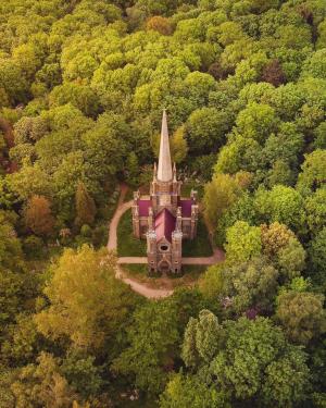 森林里的一座小教堂