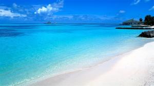 马尔代夫沙滩蓝天风景图片