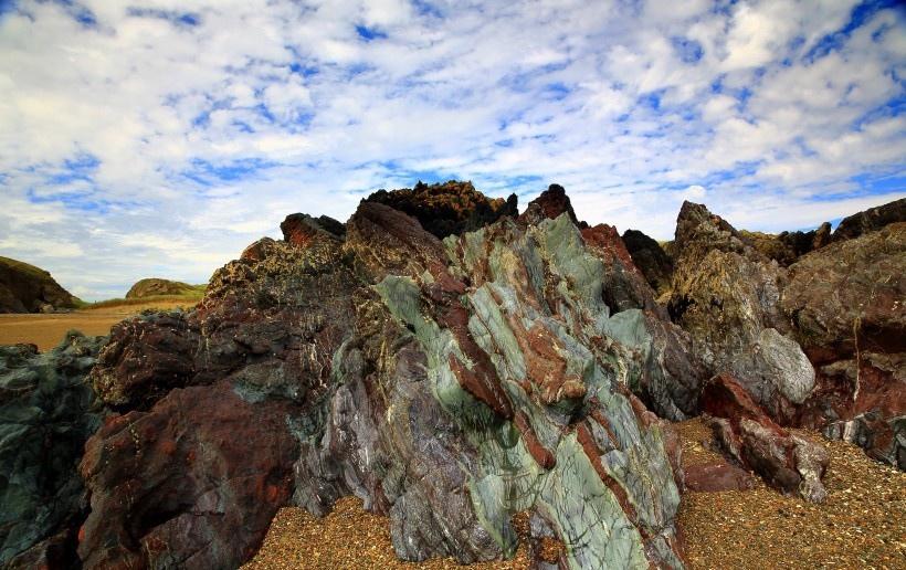 纽伯勒海滩的石头