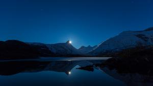 挪威博德雪山的夜晚风景图片