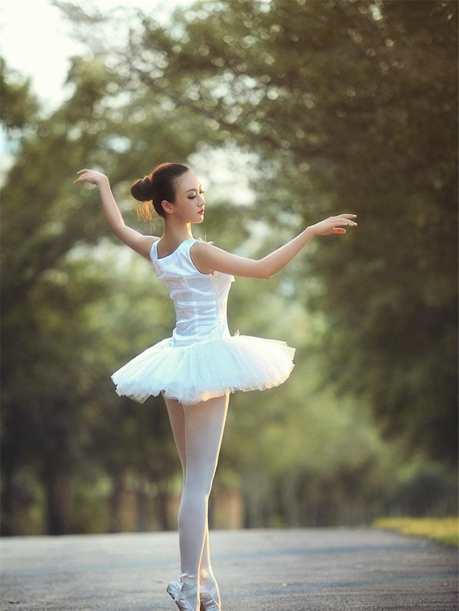 喜欢跳芭蕾的女孩写真