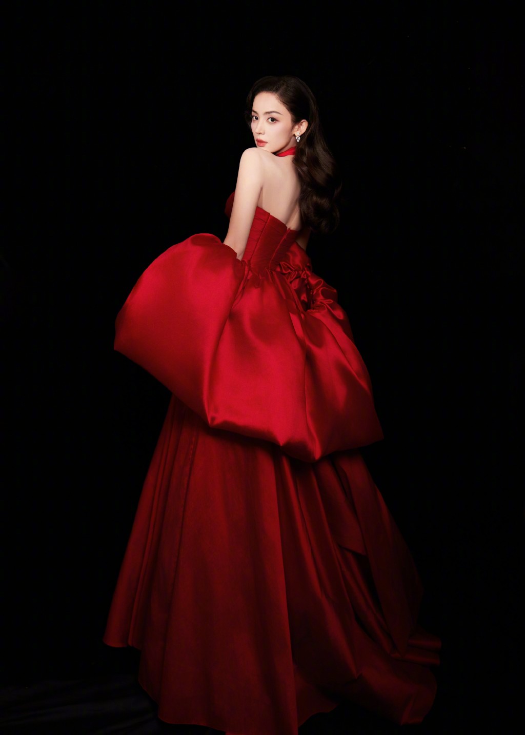 娜扎异域红玫瑰造型明艳照人写真图片