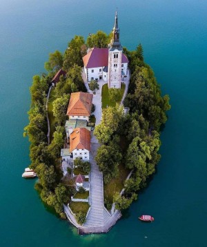 斯洛文尼亚的布莱德湖心岛
