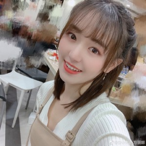 SNH48万丽娜清纯自拍照片