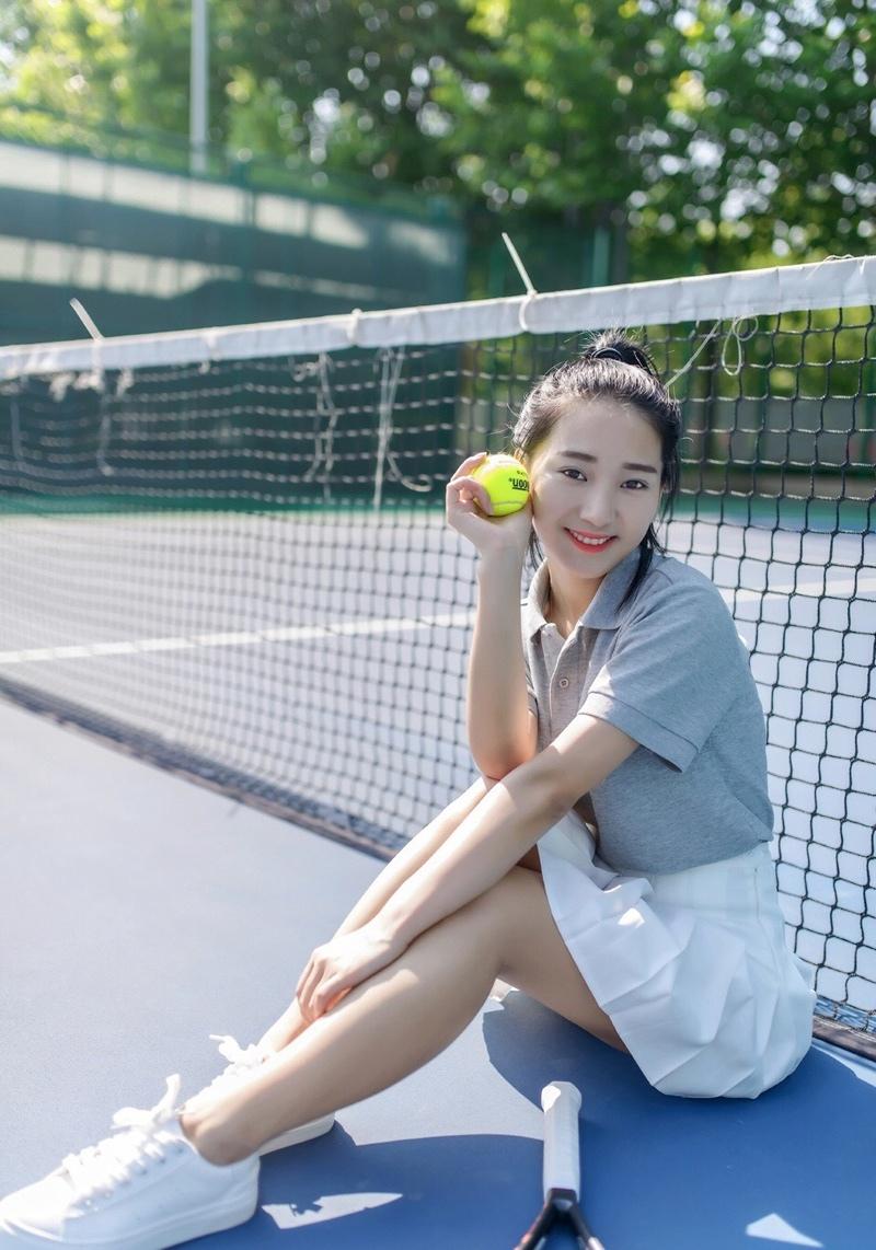 清新马尾网球少女球场运动时尚写真