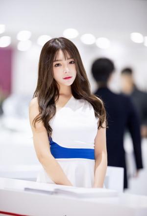 韩国美女模特韩智妍居家时尚写真甜美迷人