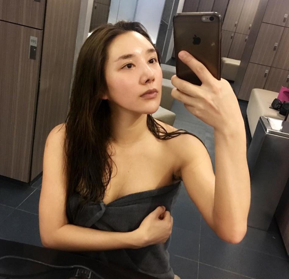 韩国最性感健身网红教练郑雅琳生活照