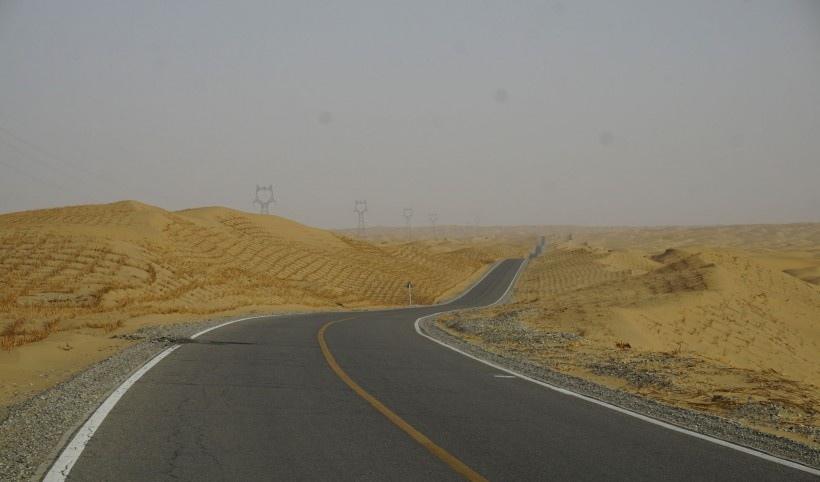 沙漠公路风景