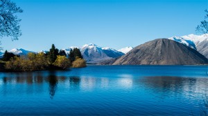 新西兰白鹭湖秀丽风景高清桌面壁纸