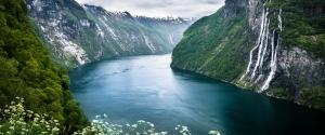 挪威盖朗厄尔峡湾壮美风景壁纸
