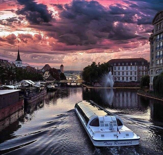 法国斯特拉斯堡唯美紫色浪漫小城图片